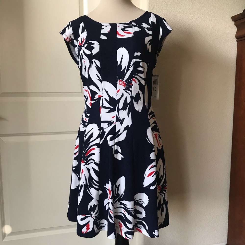 Flirty, Stretchy Dress! Beautiful On!